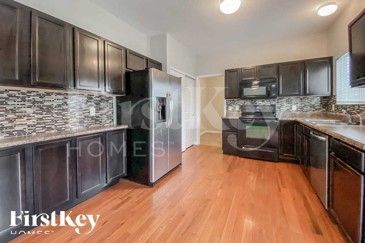 4737 Turfway Trl - Photo 6 of 15