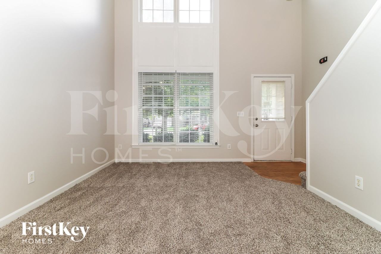 1730 Taynton Cir Nw - Photo 3 of 18