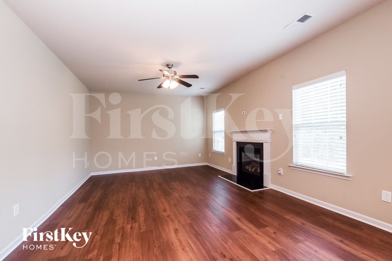 9730 Loughlin Ln - Photo 2 of 18