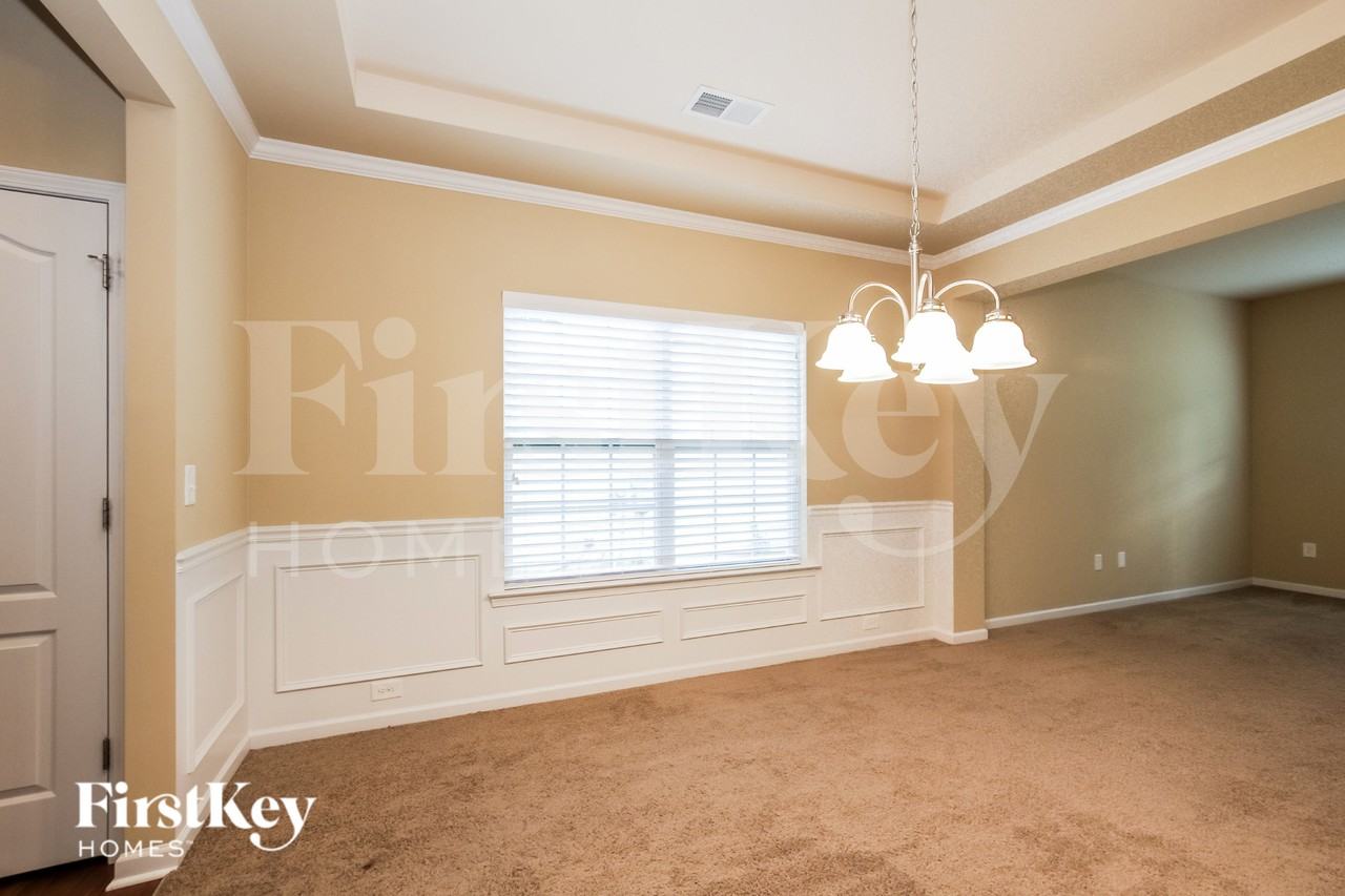 9730 Loughlin Ln - Photo 4 of 18