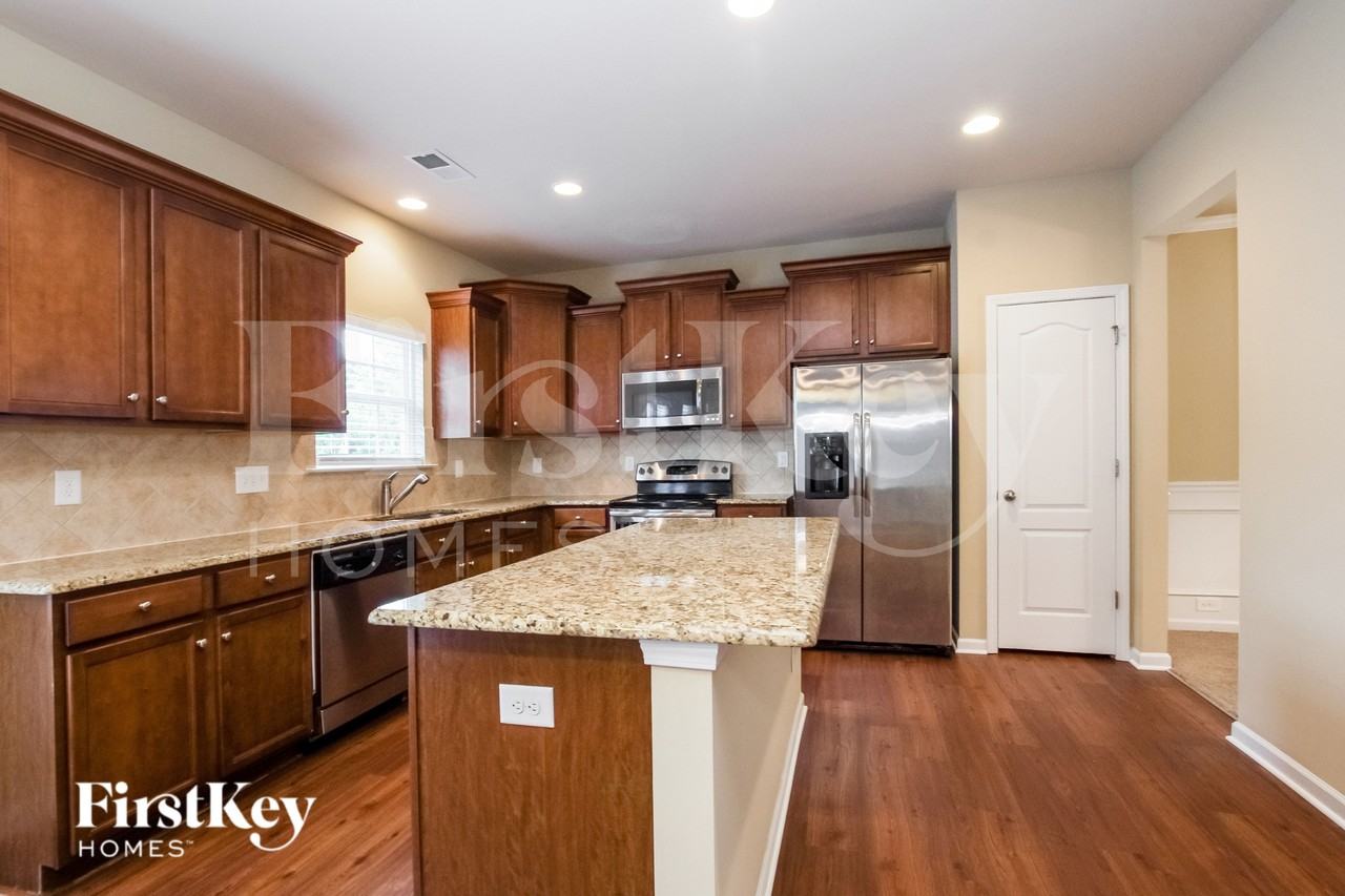 9730 Loughlin Ln - Photo 5 of 18