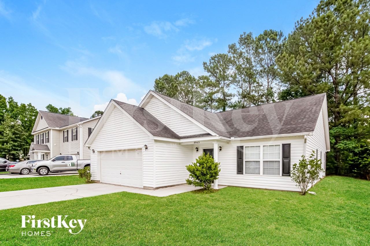 8963 Buck Run Ct - Photo 2 of 15