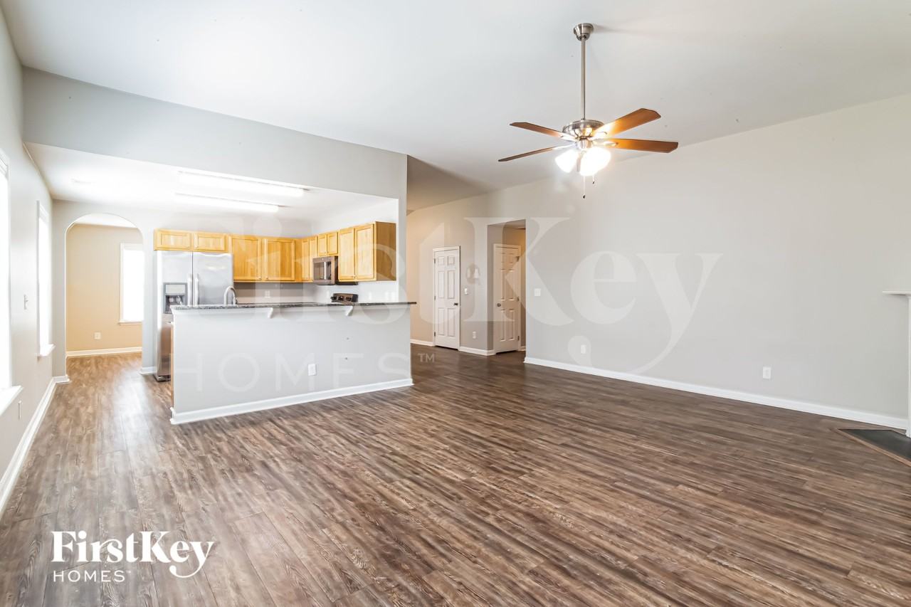 8963 Buck Run Ct - Photo 5 of 15