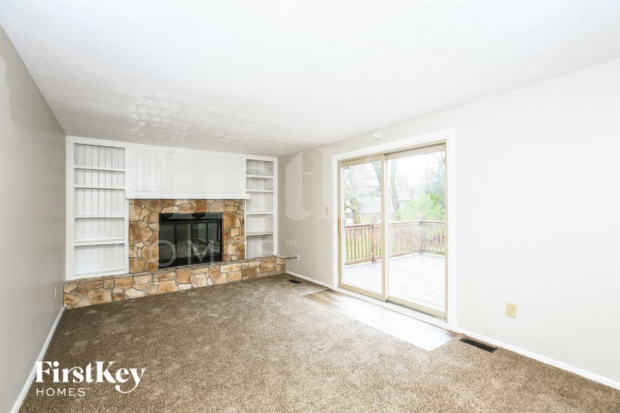 8307 Autumn Mill Ct - Photo 4 of 16