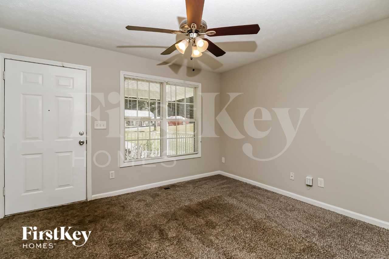 8215 Collier St Sw - Photo 3 of 16