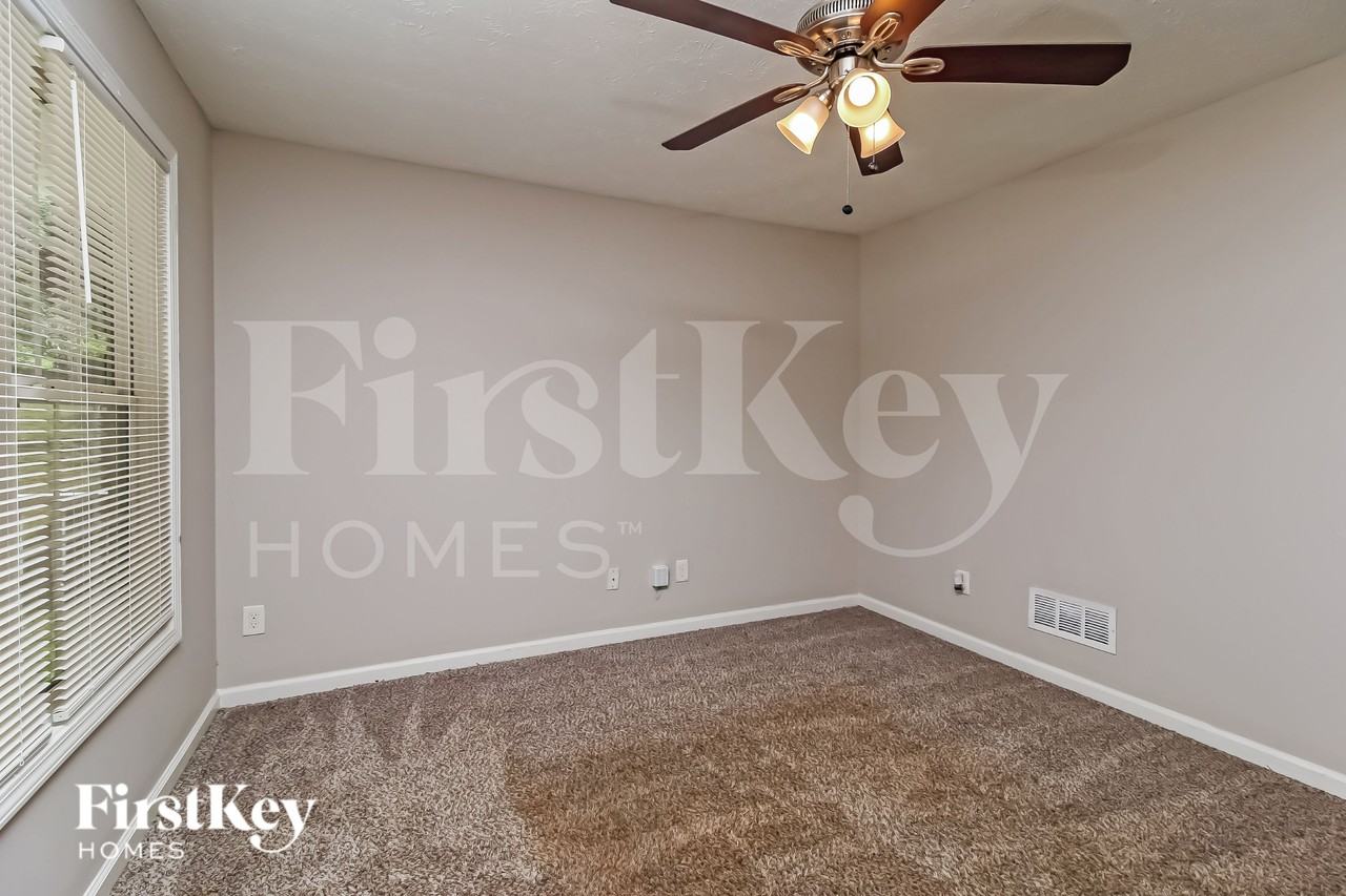 8215 Collier St Sw - Photo 4 of 16