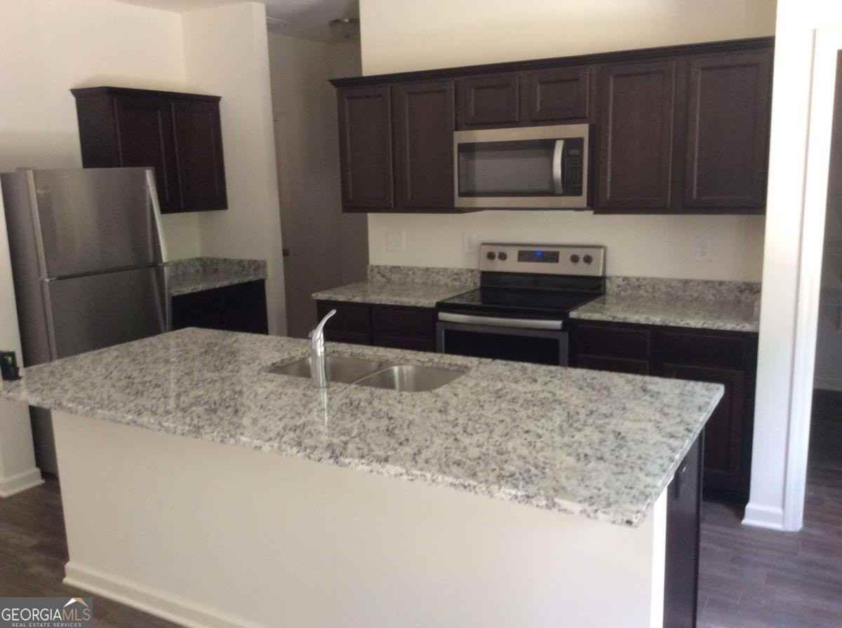 7288 Emma Ct - Photo 5 of 32