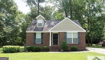 featured image of 1080 Maple Cir