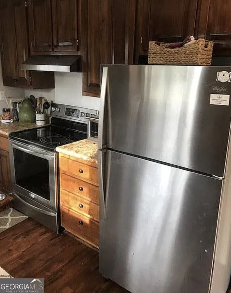 1080 Maple Cir - Photo 4 of 14