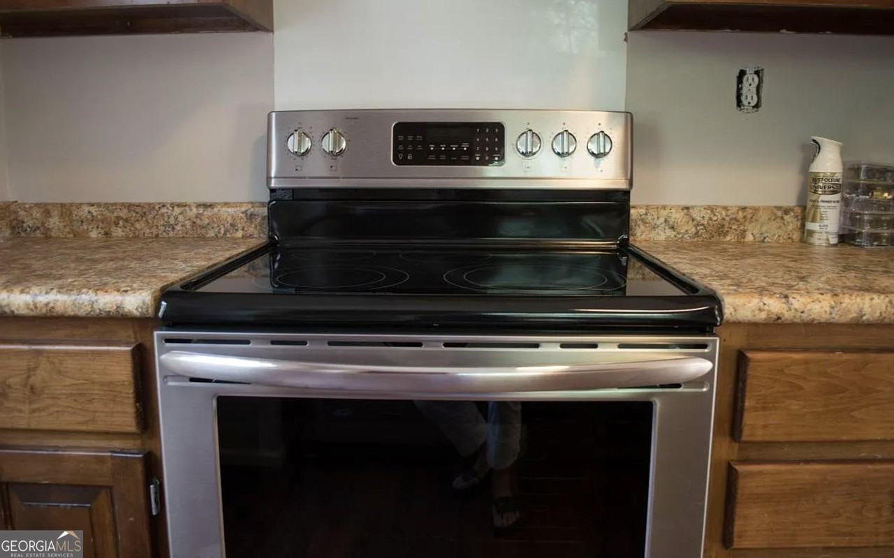 1080 Maple Cir - Photo 5 of 14