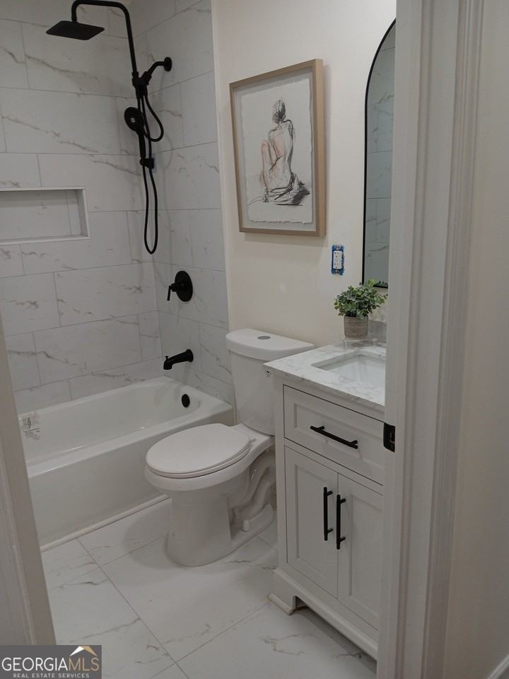 2724 Larkspur Dr Se - Photo 6 of 9