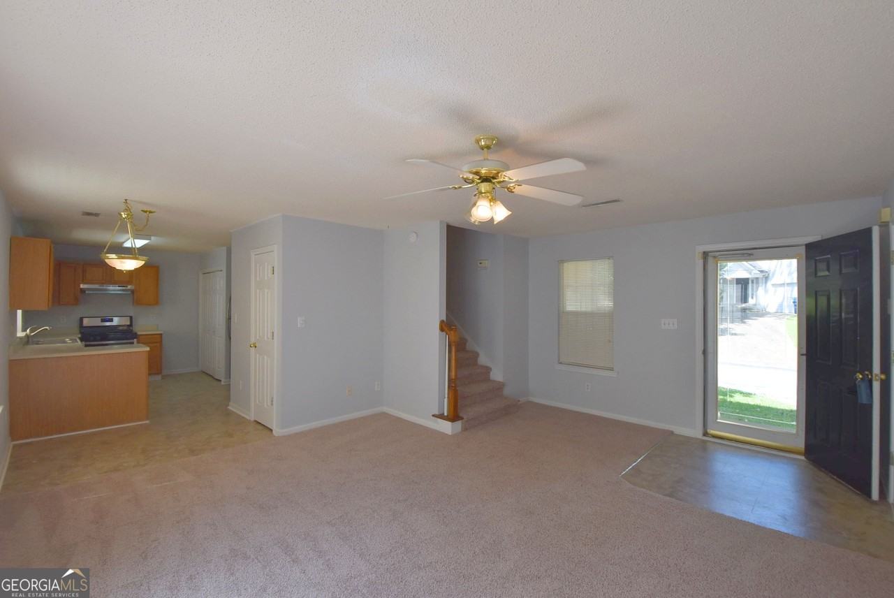 147 S Fairfield Dr - Photo 5 of 35