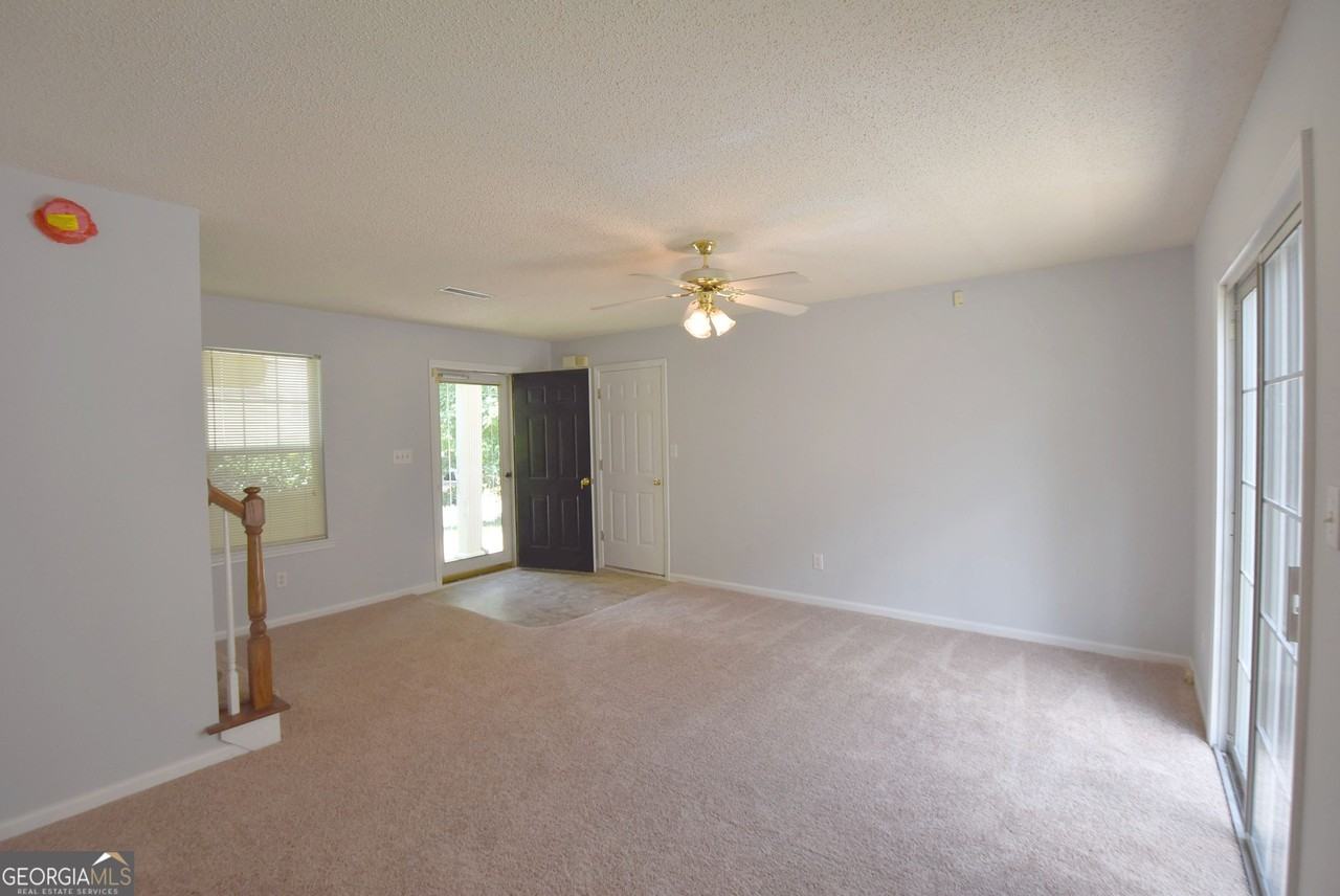 147 S Fairfield Dr - Photo 7 of 35