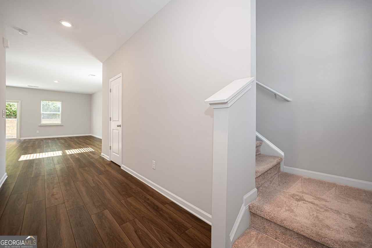 76 Blue River Ct - Photo 7 of 46