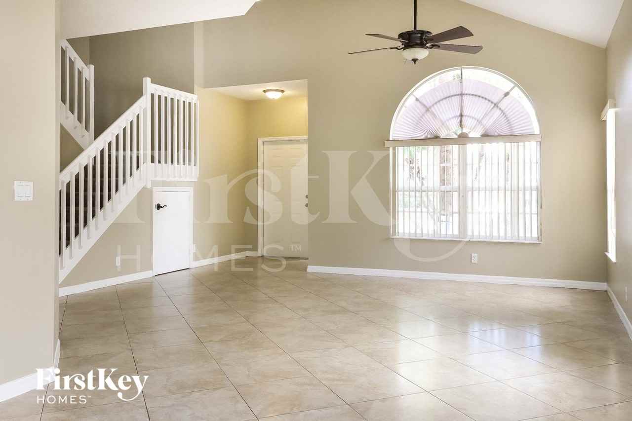 7634 Trenton Dr - Photo 5 of 15