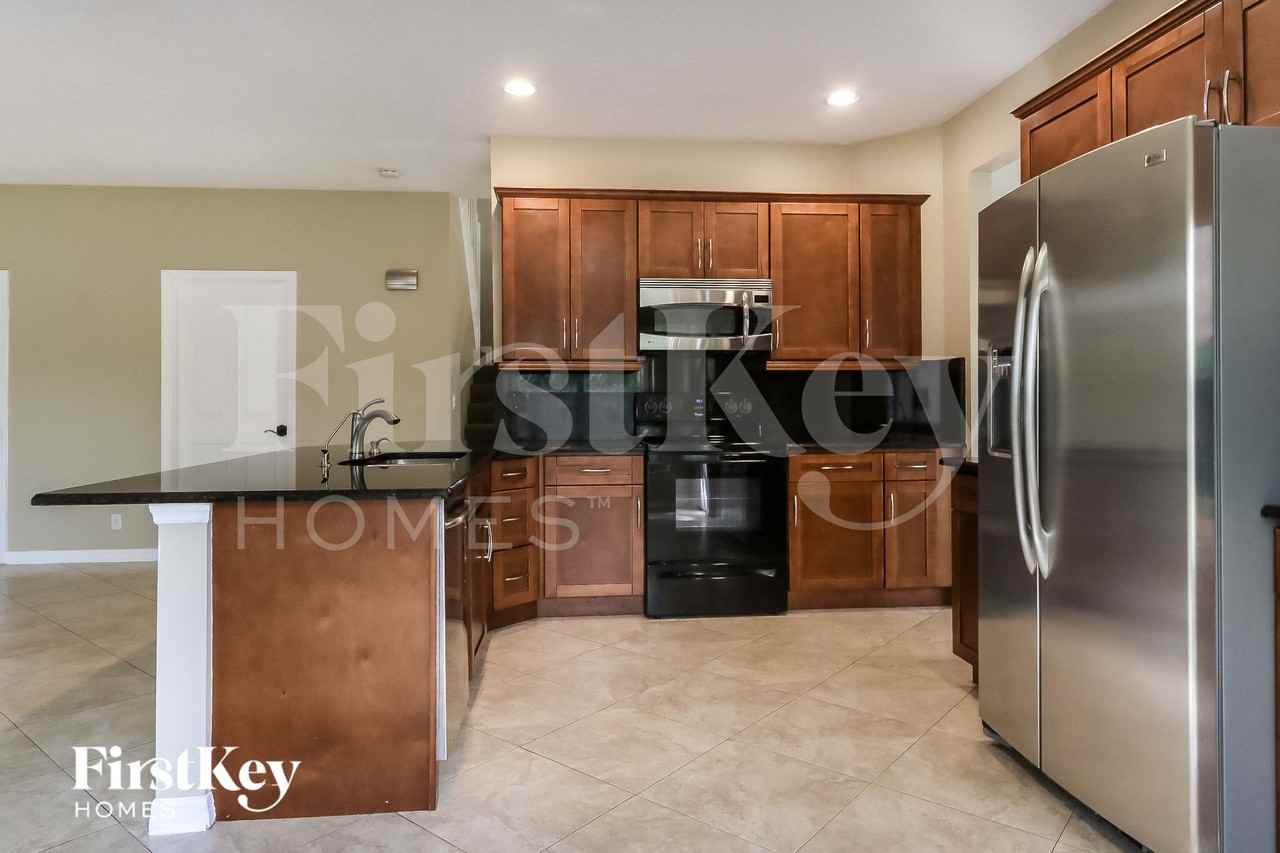 7634 Trenton Dr - Photo 6 of 15