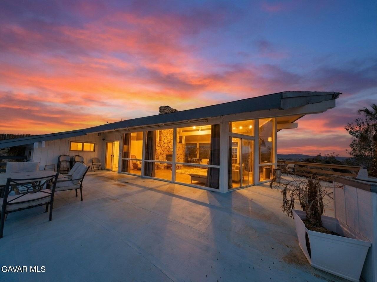 16822 Glenfall Ave - Photo 4 of 50