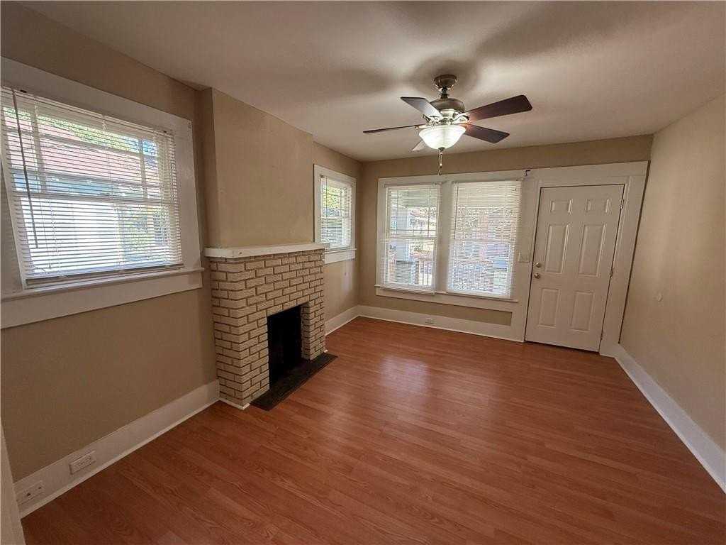 135 N Carlen St - Photo 2 of 13