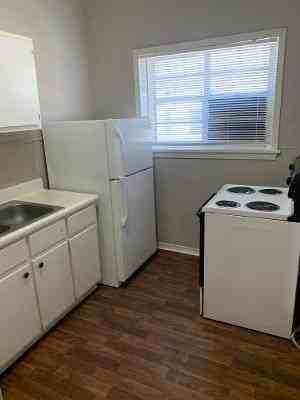 401 Saint Francis St #2 - Photo 4 of 9