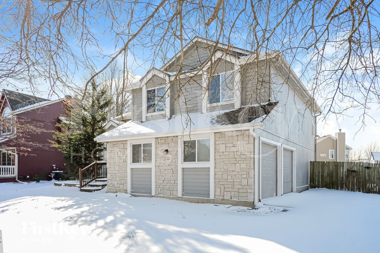 409 Sandra Ln - Photo 2 of 19