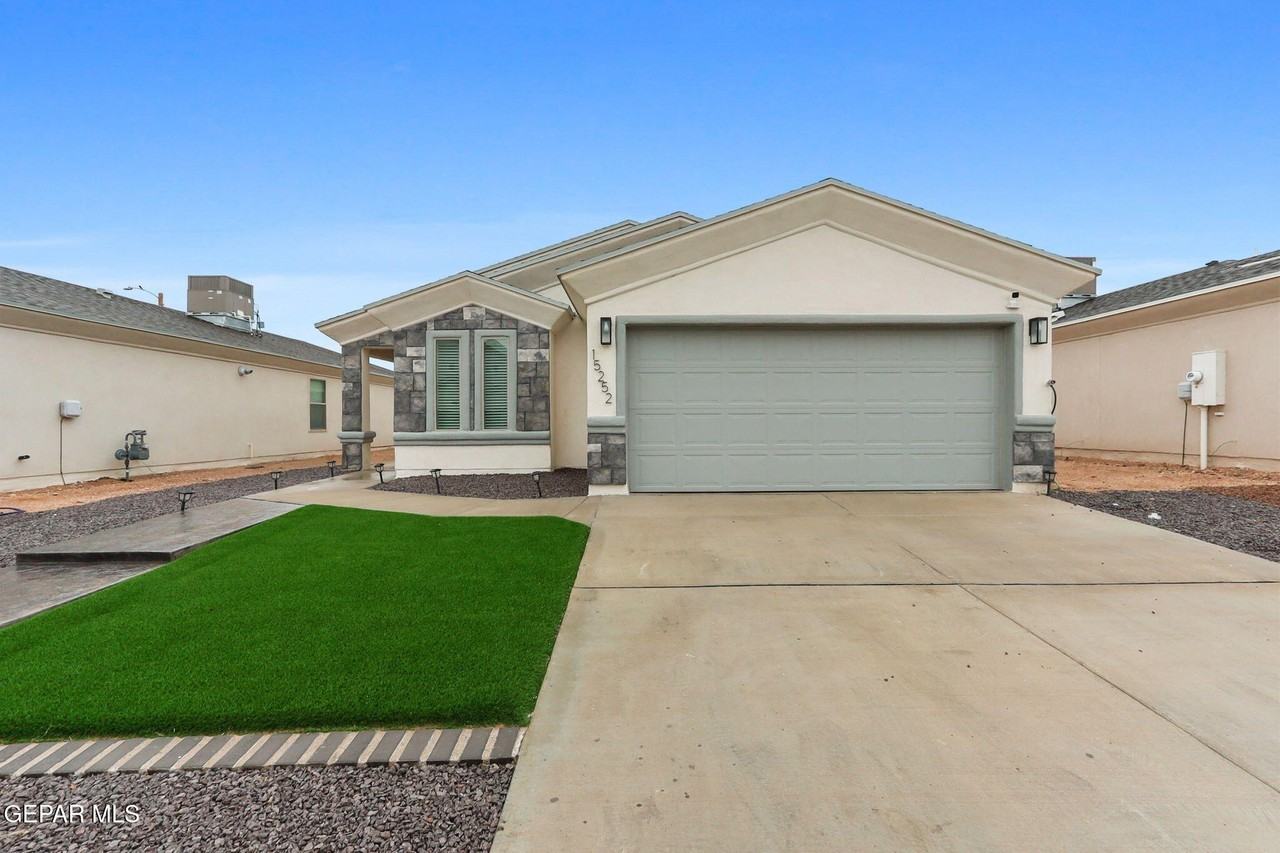 15252 Apex Ct - Photo 2 of 36