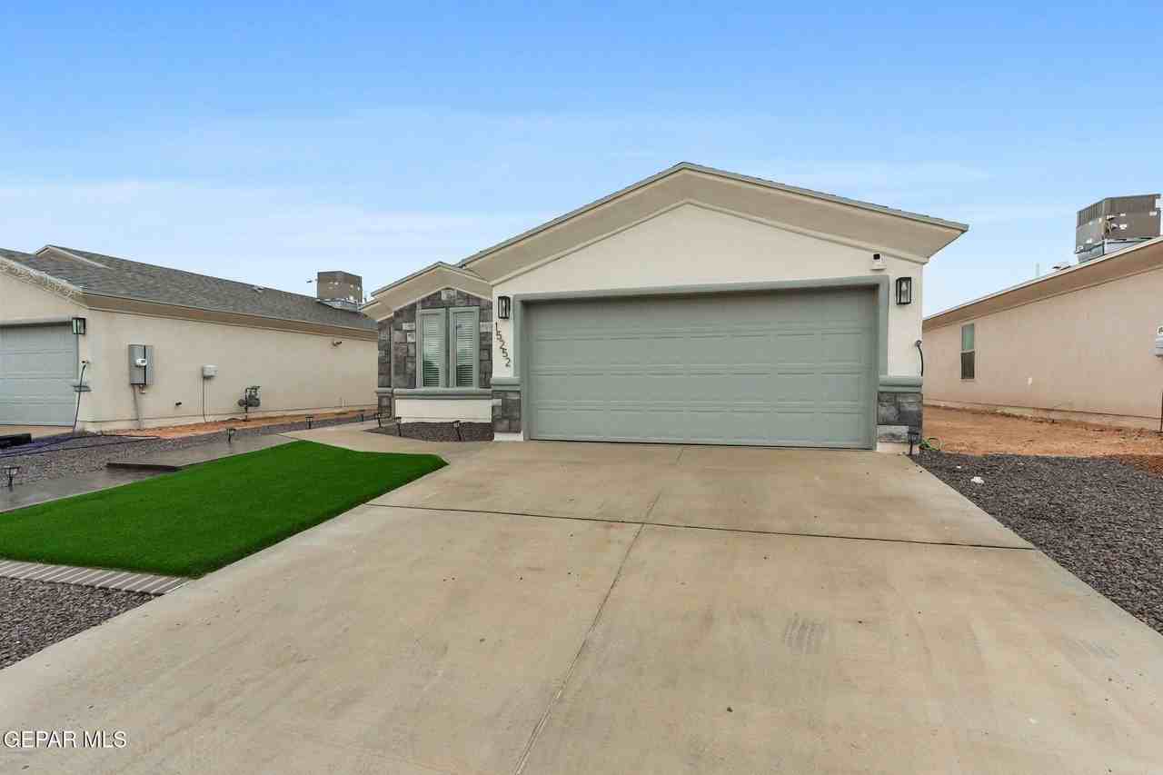 15252 Apex Ct - Photo 3 of 36