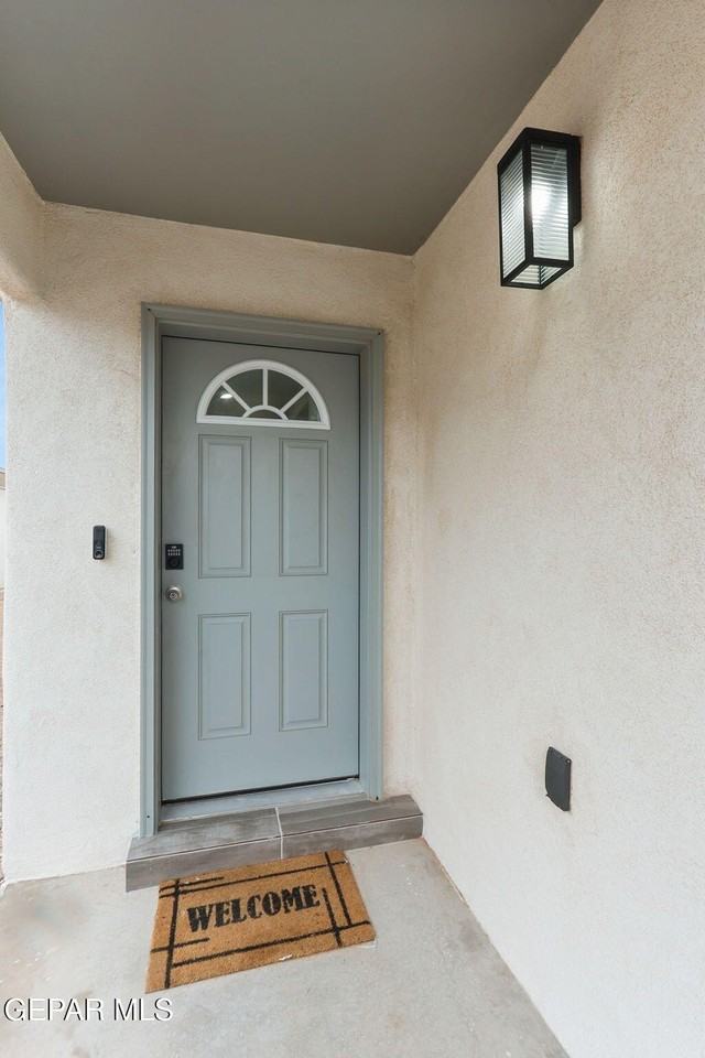 15252 Apex Ct - Photo 4 of 36