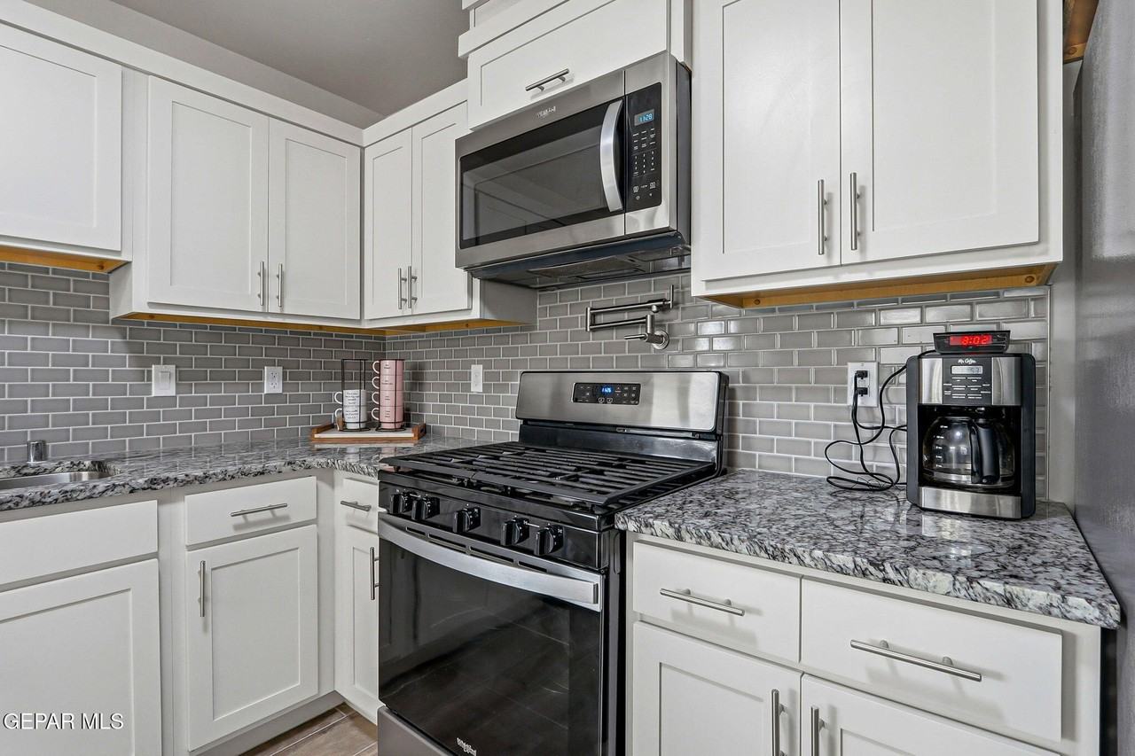 15252 Apex Ct - Photo 7 of 36