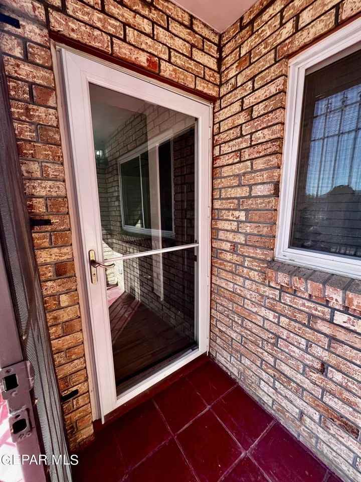 339 Medina St Unit A #A - Photo 6 of 43