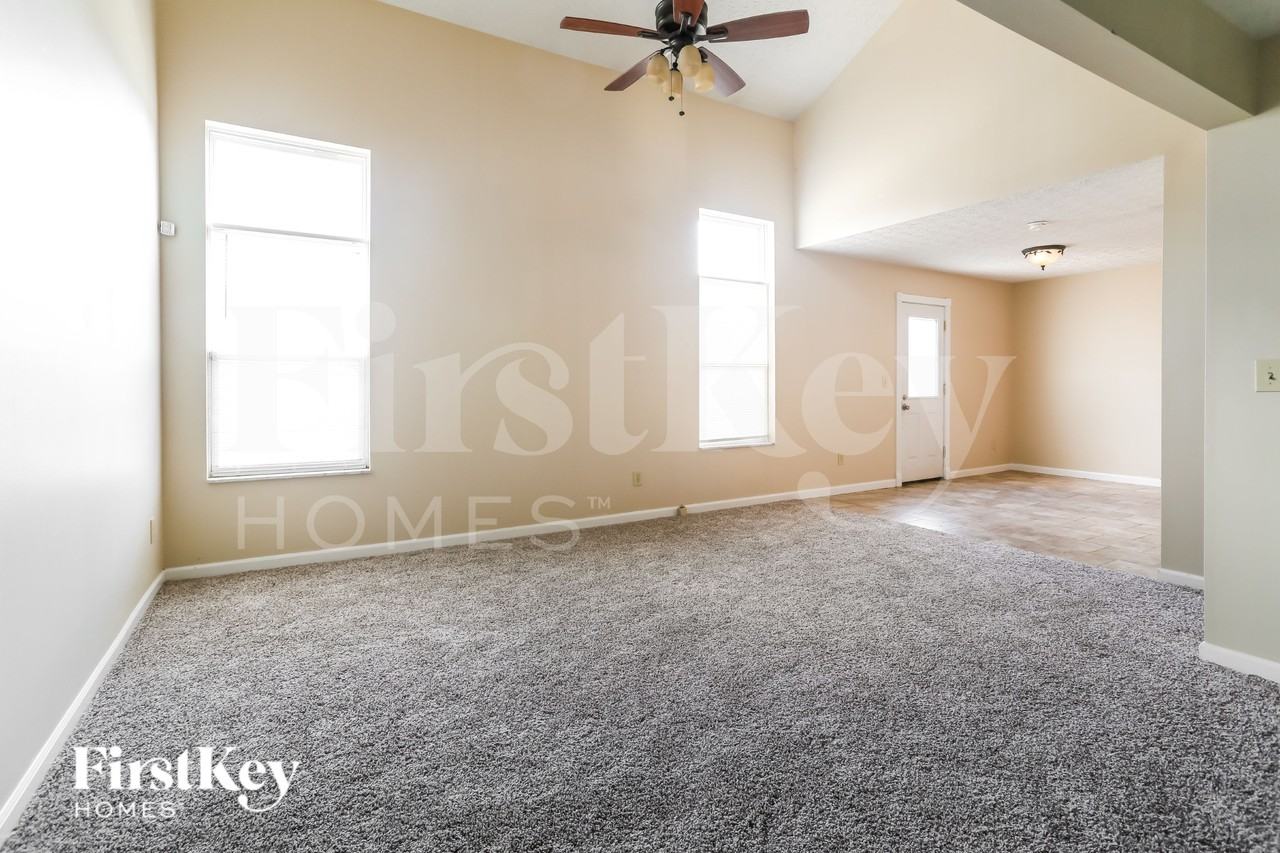 3955 Rosette Dr - Photo 4 of 19