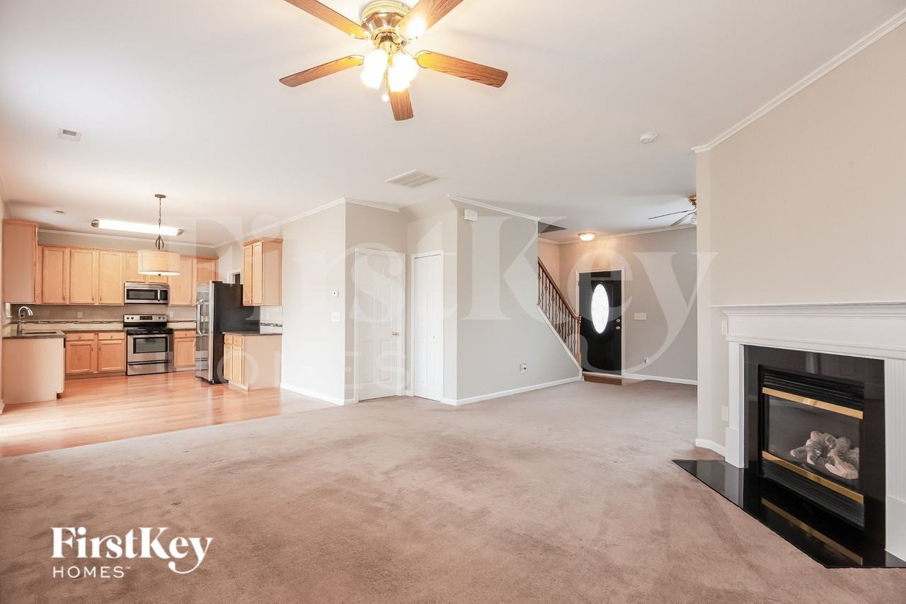 2329 Nettleton Ct - Photo 6 of 18