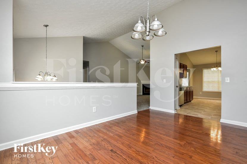 205 Trelawney Ln - Photo 3 of 15