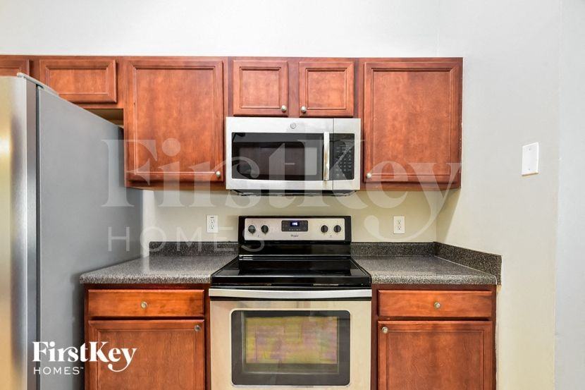 205 Trelawney Ln - Photo 7 of 15