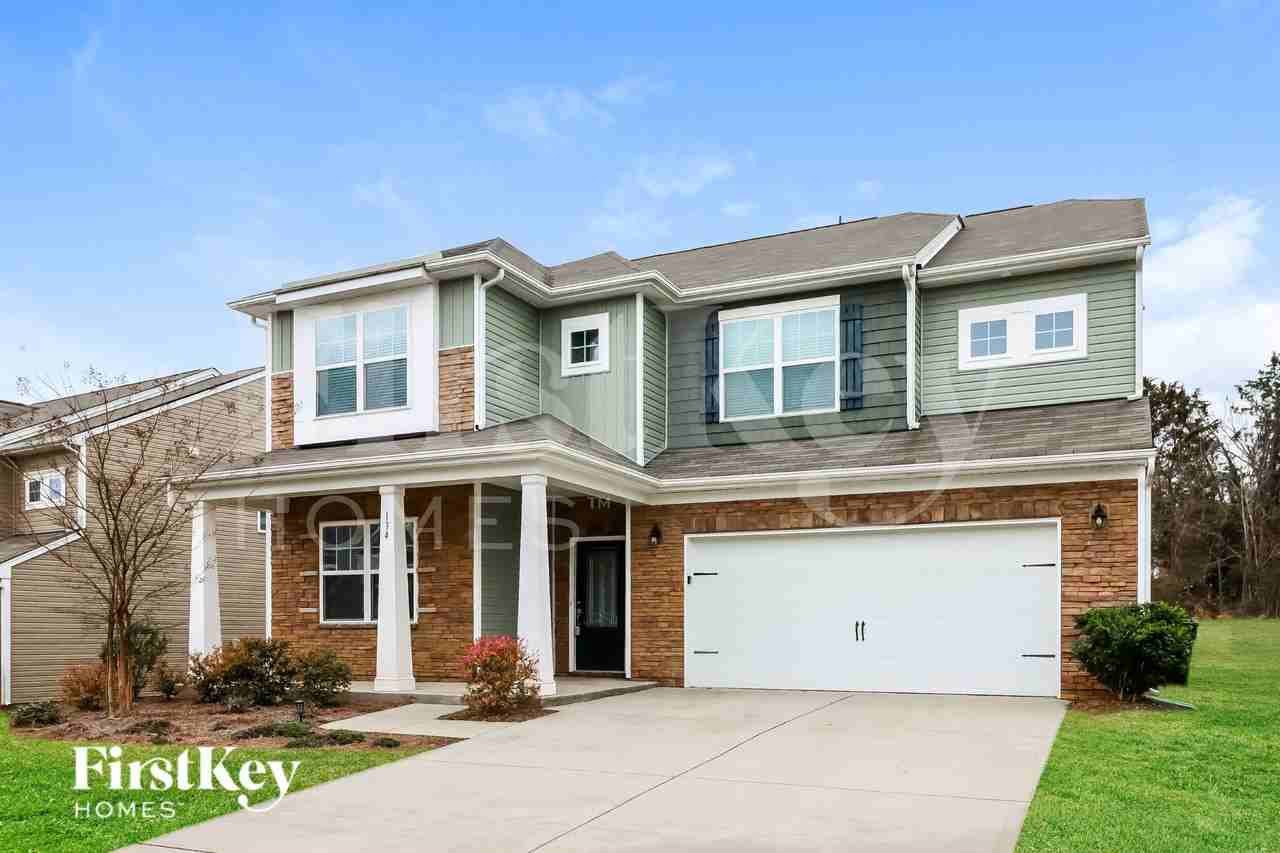 134 Eden Ave - Photo 2 of 16