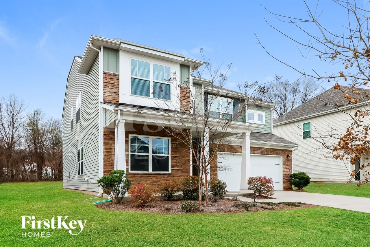 134 Eden Ave - Photo 3 of 16