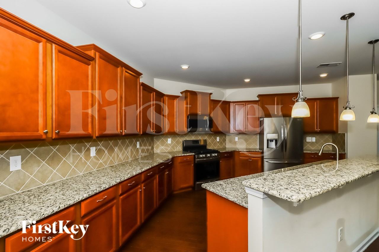 134 Eden Ave - Photo 7 of 16