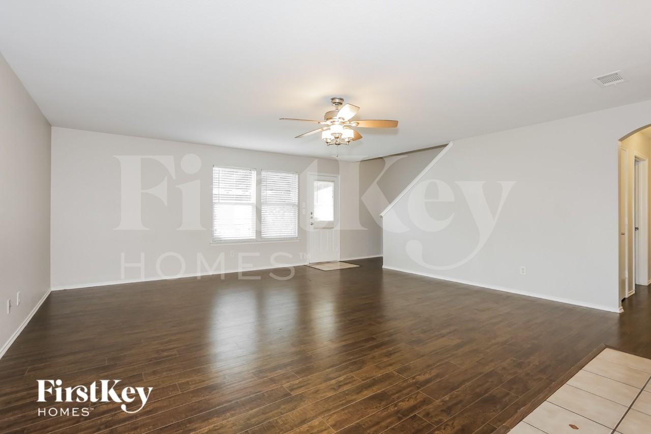 10432 Turning Leaf Trl - Photo 2 of 19