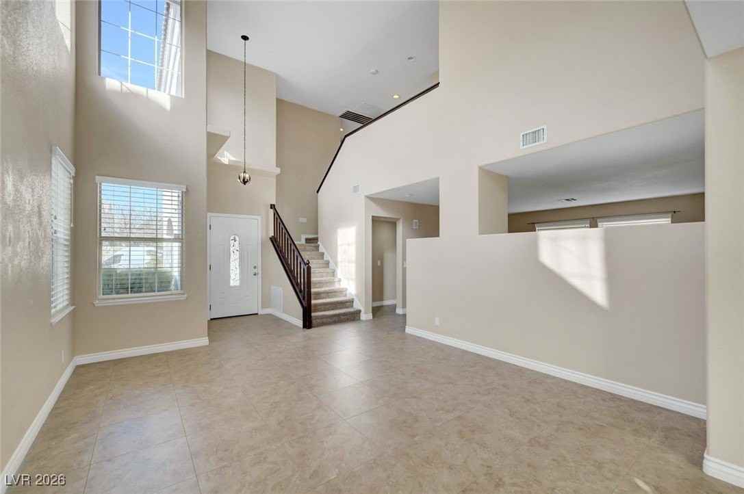 7913 Millhopper Ave - Photo 3 of 21