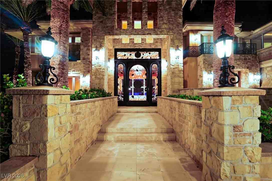 634 Saint Croix St - Photo 6 of 50