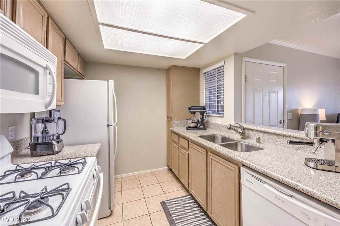 1909 Desert Falls Ct #106 - Photo 6 of 28