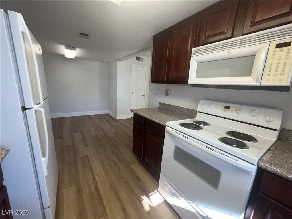 5060 Indian River Dr #391 - Photo 4 of 15