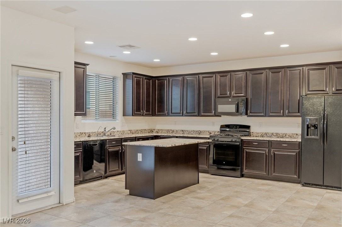 7741 Lots Hills Dr - Photo 4 of 29