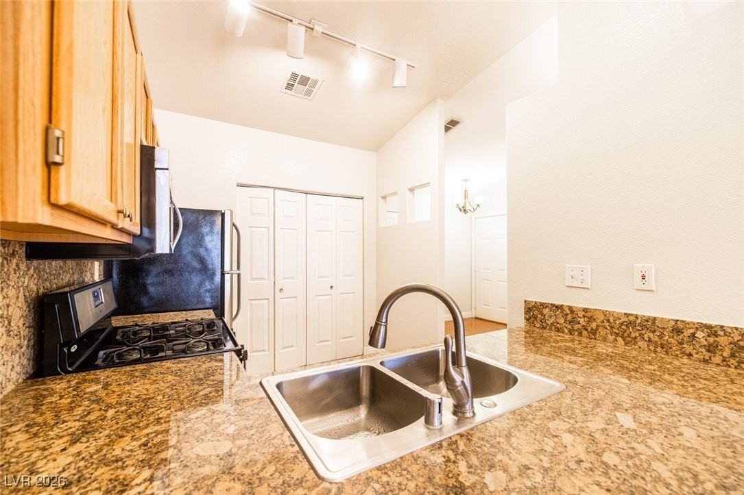 130 Tapatio St - Photo 7 of 20