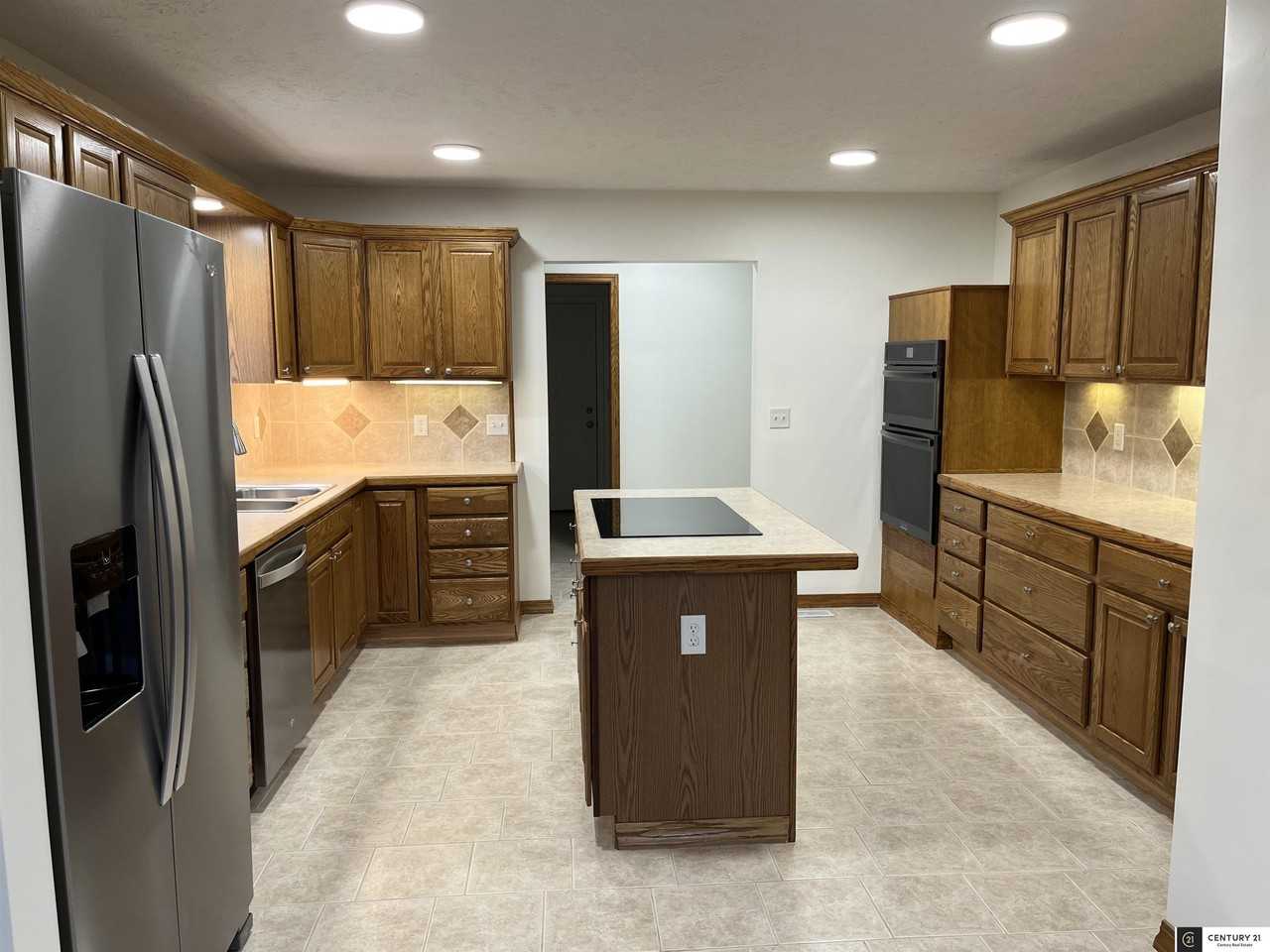 4801 Hiland Dr - Photo 5 of 34