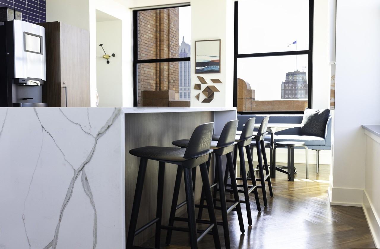 1150 Griswold St - Photo 4 of 12