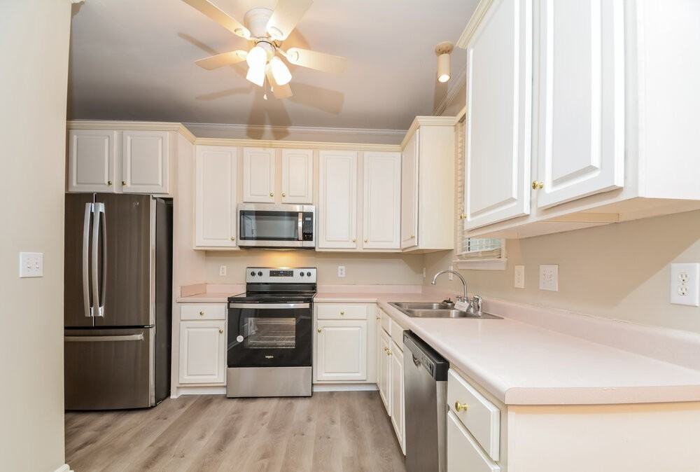 1204 Cleason Ct - Photo 6 of 20