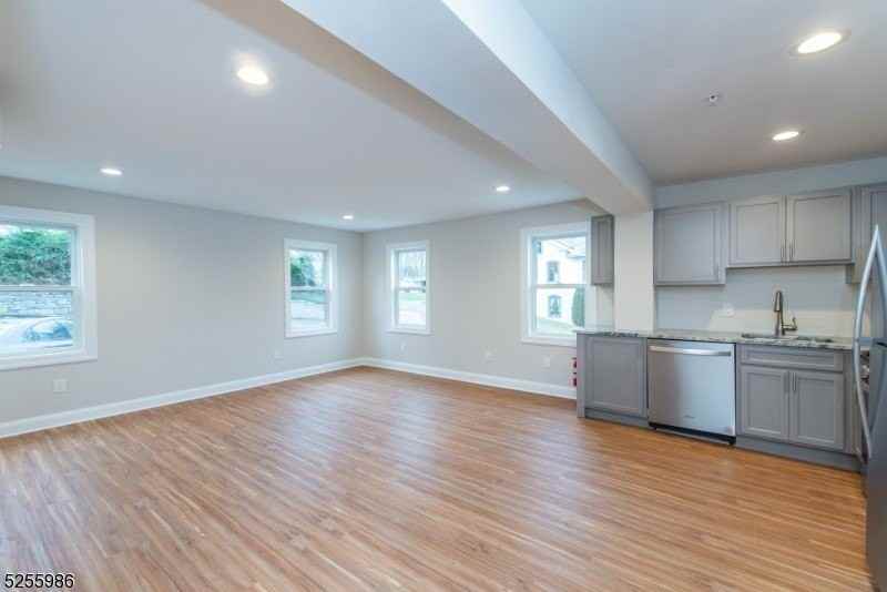 122 Main St #4 - Photo 2 of 10