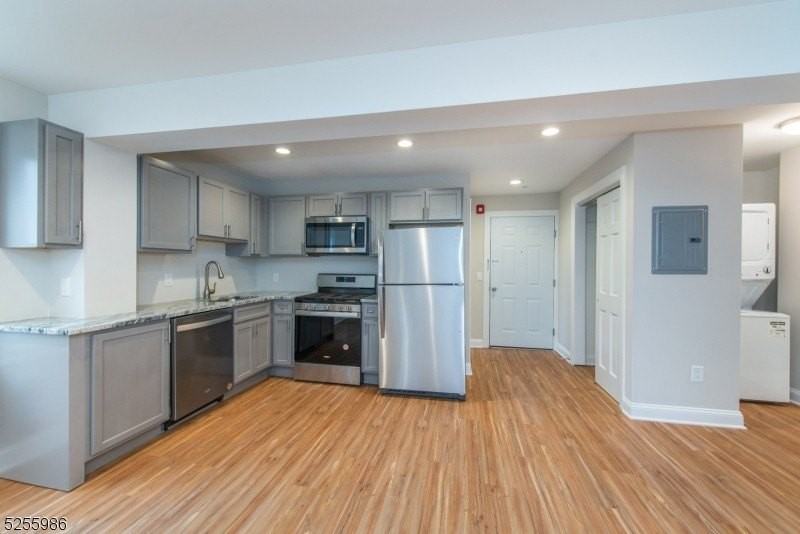 122 Main St #4 - Photo 4 of 10