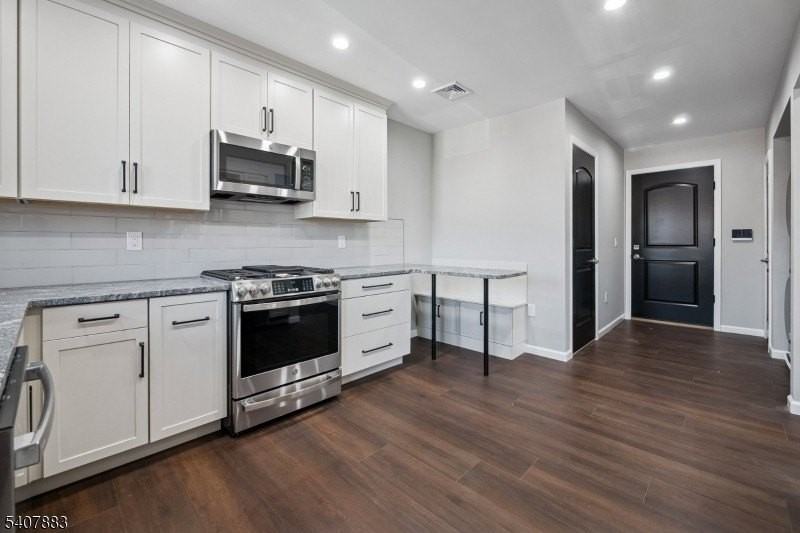 266 Morris Ave #2 - Photo 4 of 23