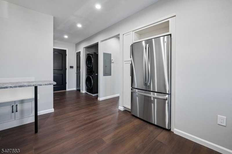 266 Morris Ave #2 - Photo 5 of 23